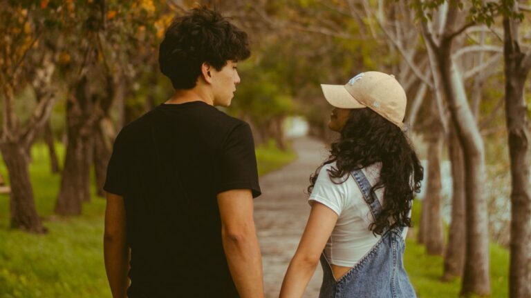 How to Set Healthy Boundaries in Relationships