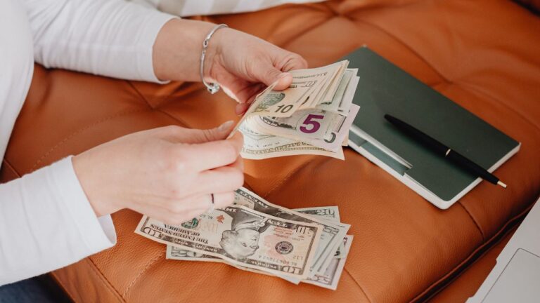 Simple Ways to Save Money as a Young Adult