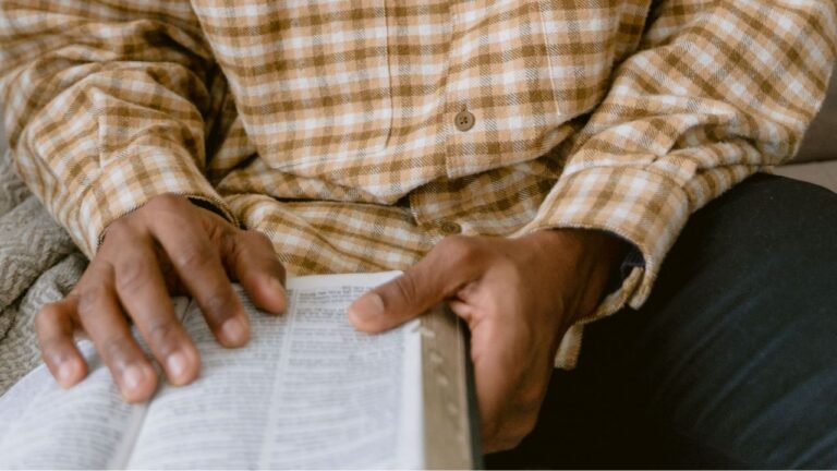 Simple Ways to Make Time for God Every Day