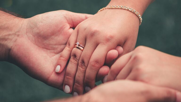 How to Show Love in Ways That Actually Matter to People
